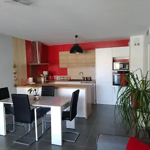 Beau T3 + Clim + Parking Cyr Sur Appartement